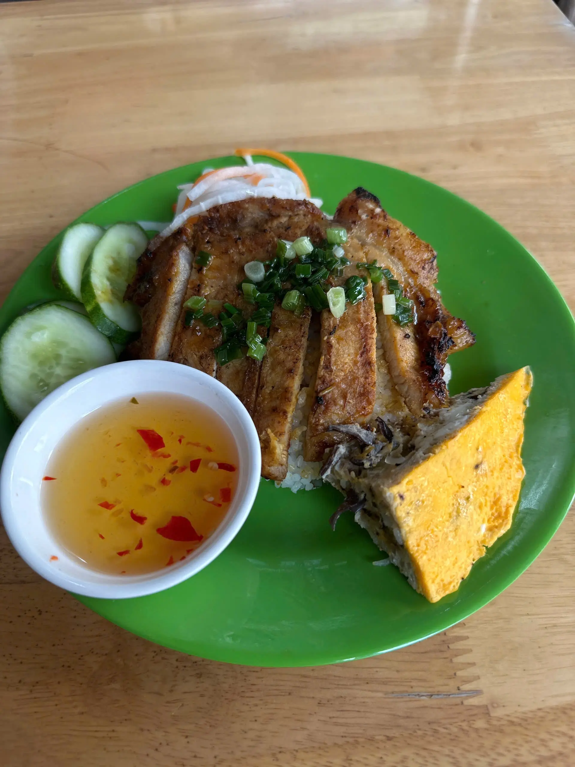 Hình ảnh Cơm Tấm Sườn Nướng + Chả Trứng