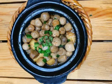 Hình ảnh Chả lụa chay kho nấm