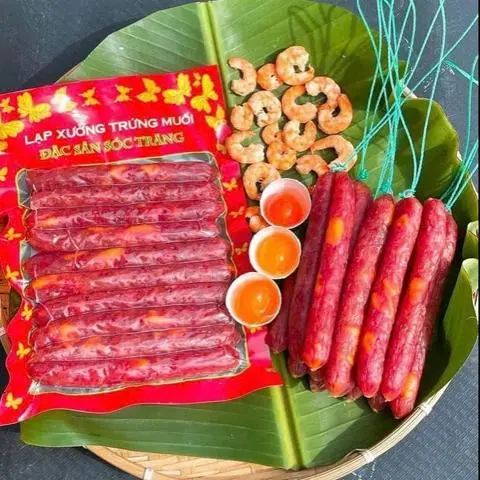 Hình ảnh Lạp Xưởng Tôm Trứng Muối 500g