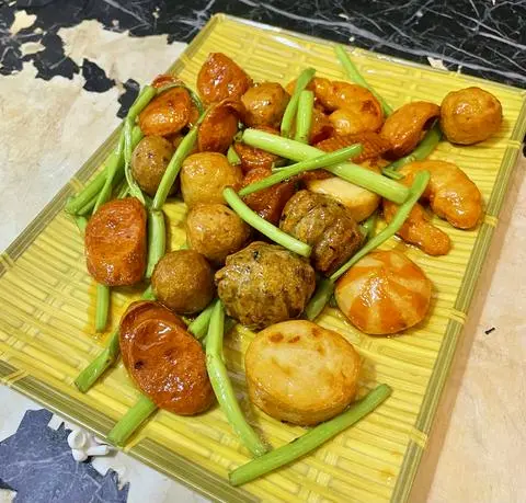 Hình ảnh VIÊN CHIÊN THẬP CẨM SỐT MẮM TỎI