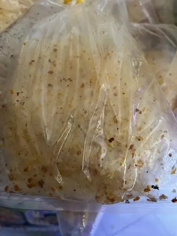 Hình ảnh bánh tráng trộn tỏi phi cay
