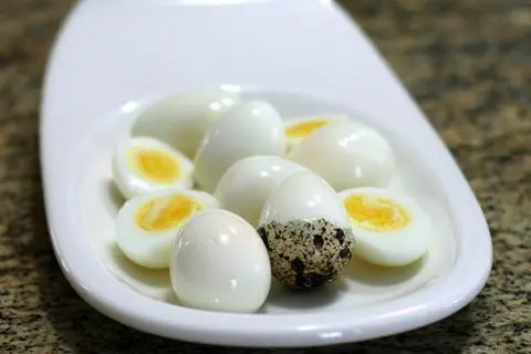 Hình ảnh Trứng cút (5 trứng)