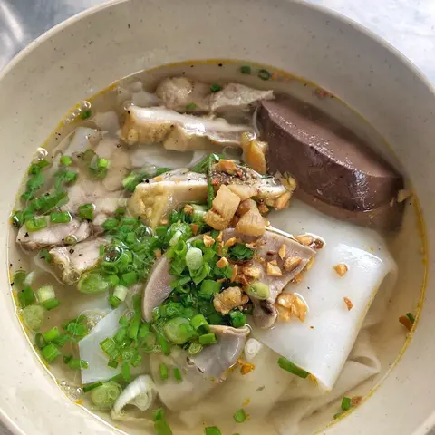 Hình ảnh Bánh canh thịt, huyết, da heo