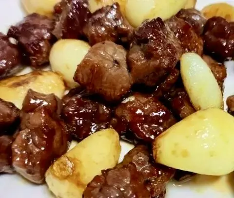 Hình ảnh Combo03: Cơm, thịt bò cháy tỏi…