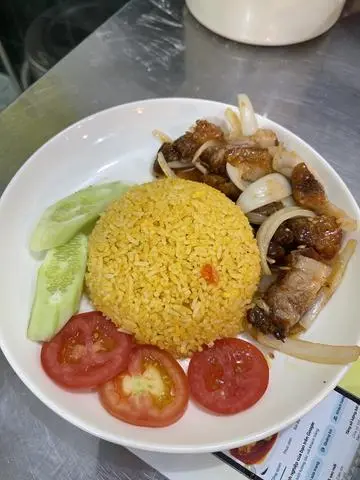 Hình ảnh Cơm ba rọi chiên nước mắm