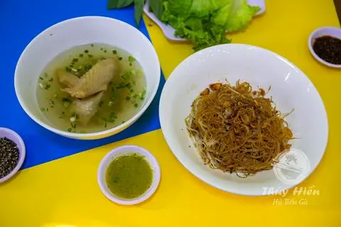 Hình ảnh Hủ Tiếu - Gà Chặt 