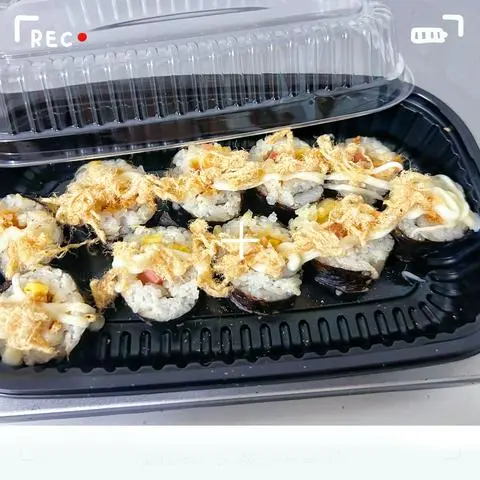 Hình ảnh Cơm cuộn gà nấm phô mai - trà tắc
