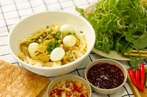 Hình ảnh Mì quảng thịt trứng cút