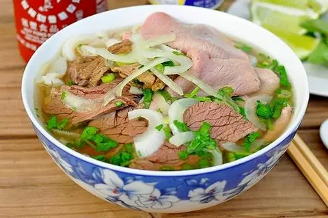 Hình ảnh Phở tái gân