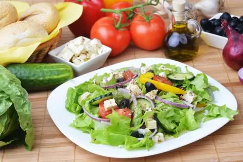 Hình ảnh Salad Ức Gà Nướng Mật Ong 390 calo