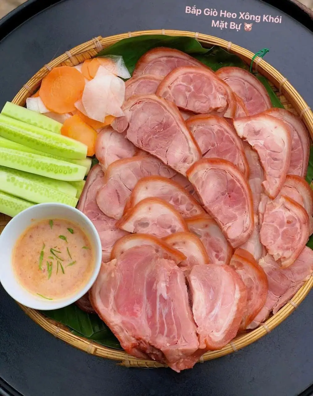 Hình ảnh BẮP GIÒ HEO Ủ MUỐI 