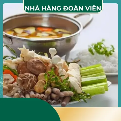 Hình ảnh Lẩu gà nấu nấm (1/2 con)
