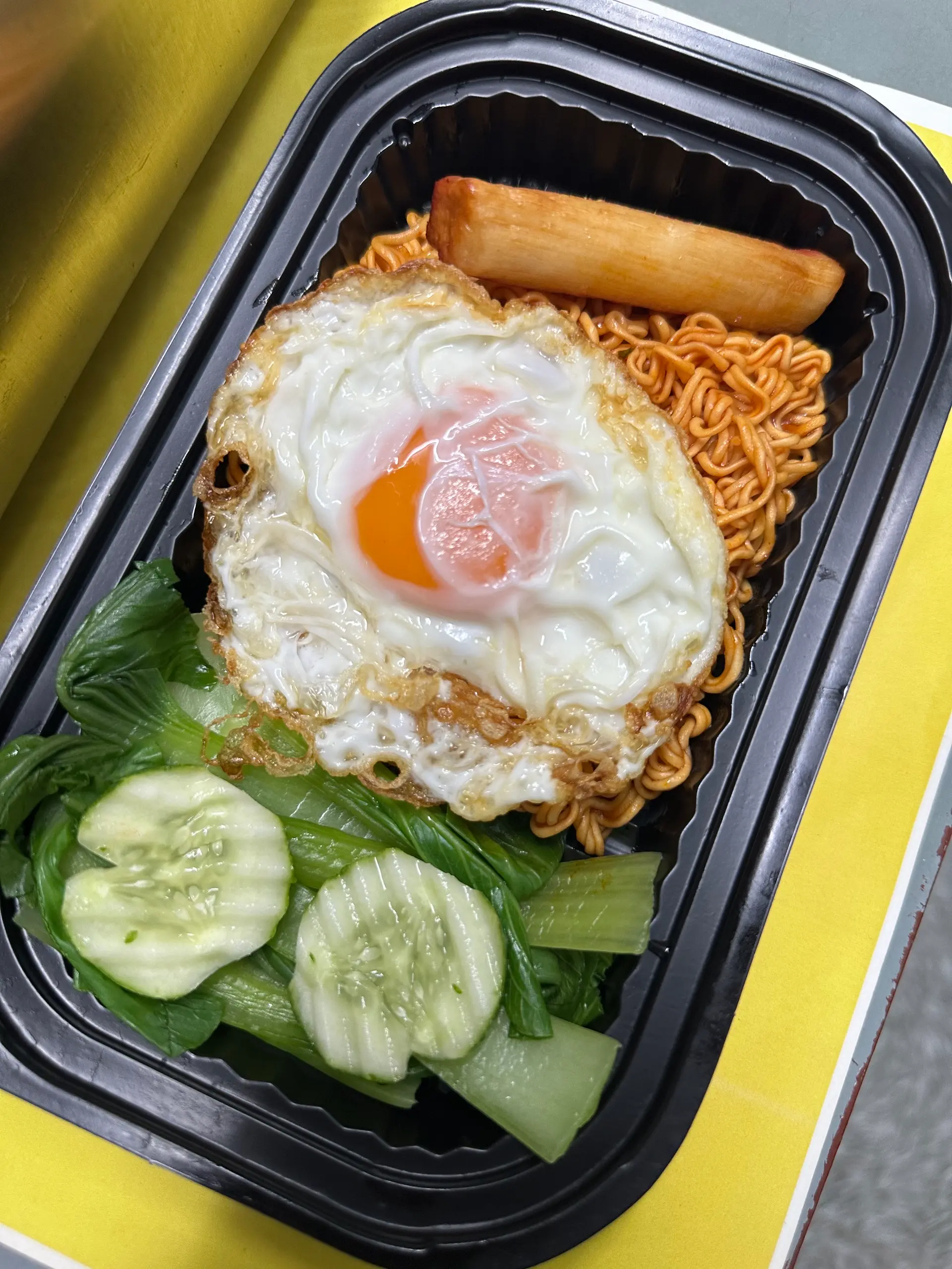 Hình ảnh Mì Trộn Trứng Thanh Cua