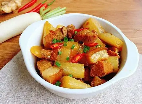 Hình ảnh Thịt kho củ cải