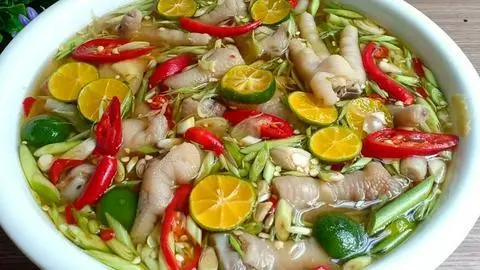 Hình ảnh Chân gà sả ớt - rút xương
