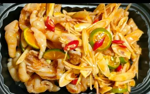 Hình ảnh Chân gà sốt Thái - rút xương