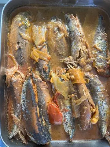 Hình ảnh Cơm cá nục kho cà