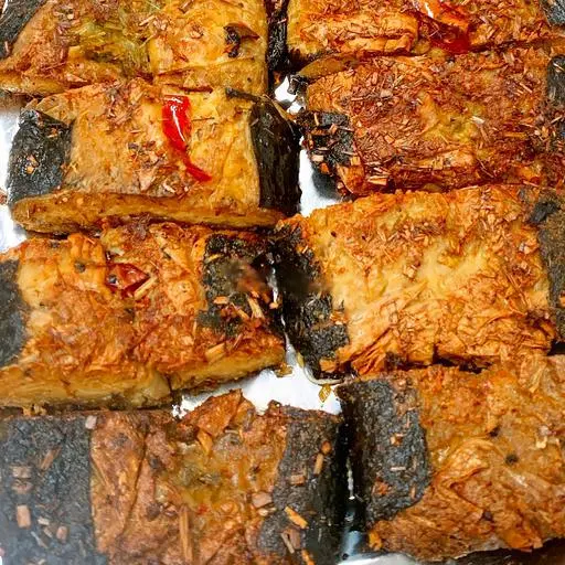 Hình ảnh Cơm cá muối sả chay
