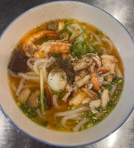 Hình ảnh Bánh canh thịt càng ghẹ+ thịt heo + chả ghẹ nhà làm+ trứng cút 