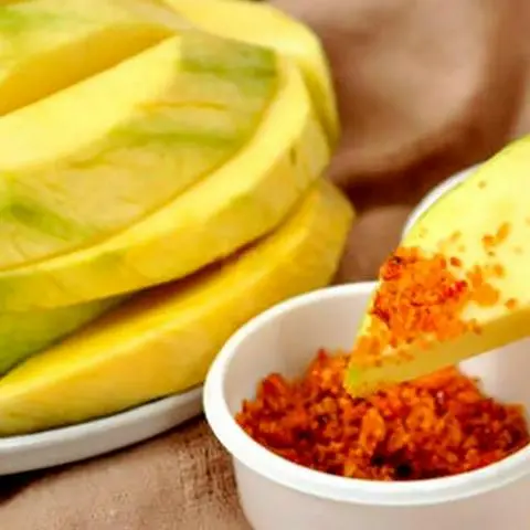 Hình ảnh Xoài Chấm Muối Tôm  