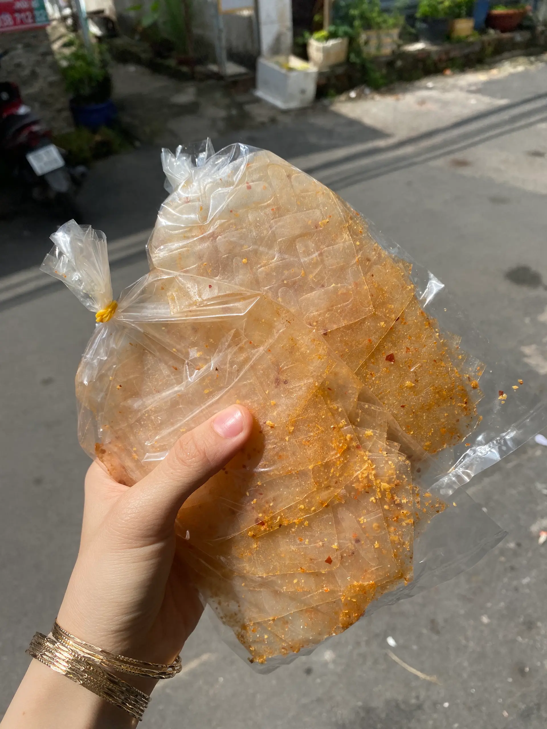 Hình ảnh Bánh tráng muối tỏi