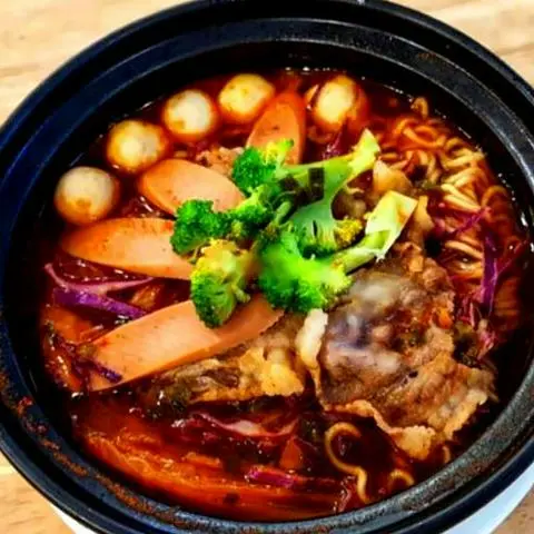 Hình ảnh Mì cay thập cẩm
