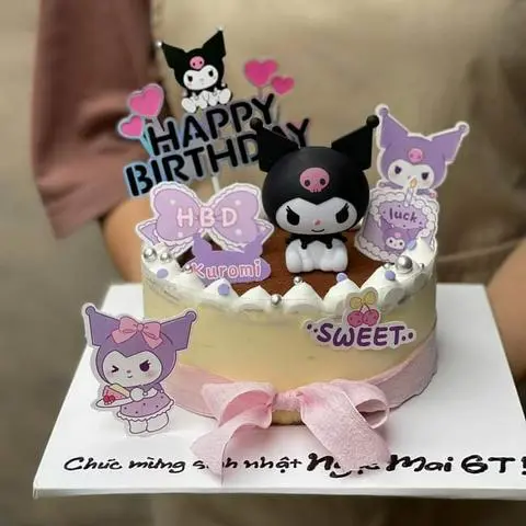 Hình ảnh Bánh Kem Tiramisu gắn Kuromi 20cm 