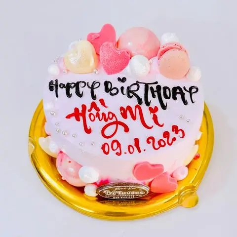 Hình ảnh bánh kem mini macaron socola nền hồng