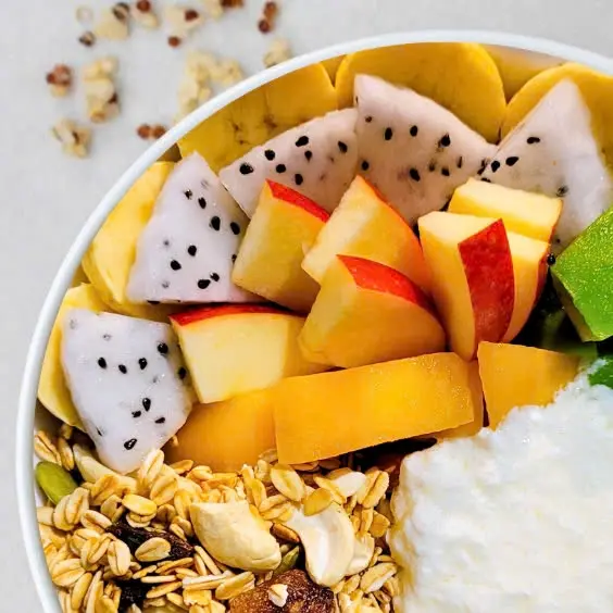 Hình ảnh Granola with yogurt and fruit