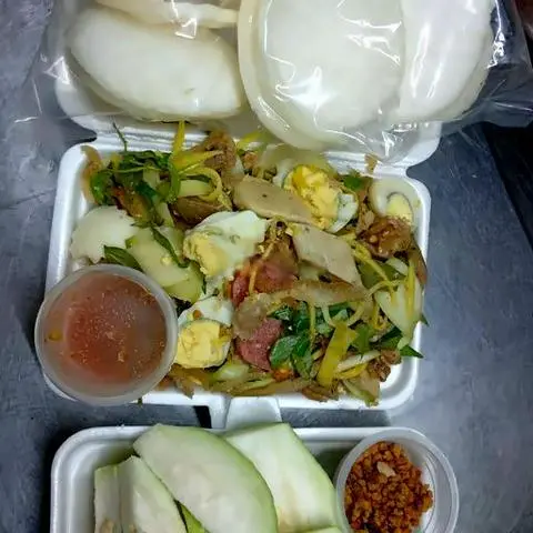 Hình ảnh Tré trộn đặc biệt -10 cái bánh phồng - 500g trái cây cắt sẵn kèm muối