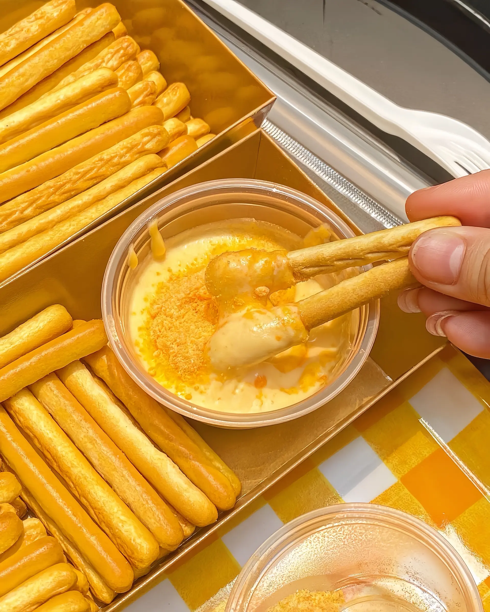 Hình ảnh Bánh Que Kem Phô Mai Dẻo