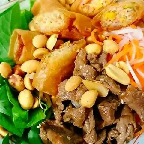 Hình ảnh Bún xào Bò +Chả Giò 