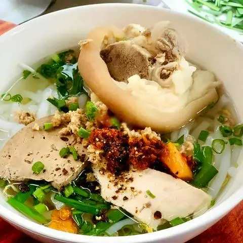 Hình ảnh Hủ tiếu nước giò thịt