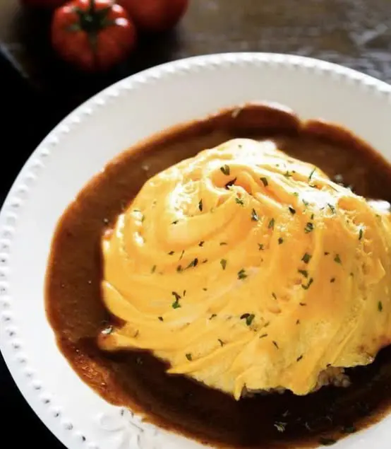 Hình ảnh Cơm trứng Omelet gà rán(치킨 오므라이스)