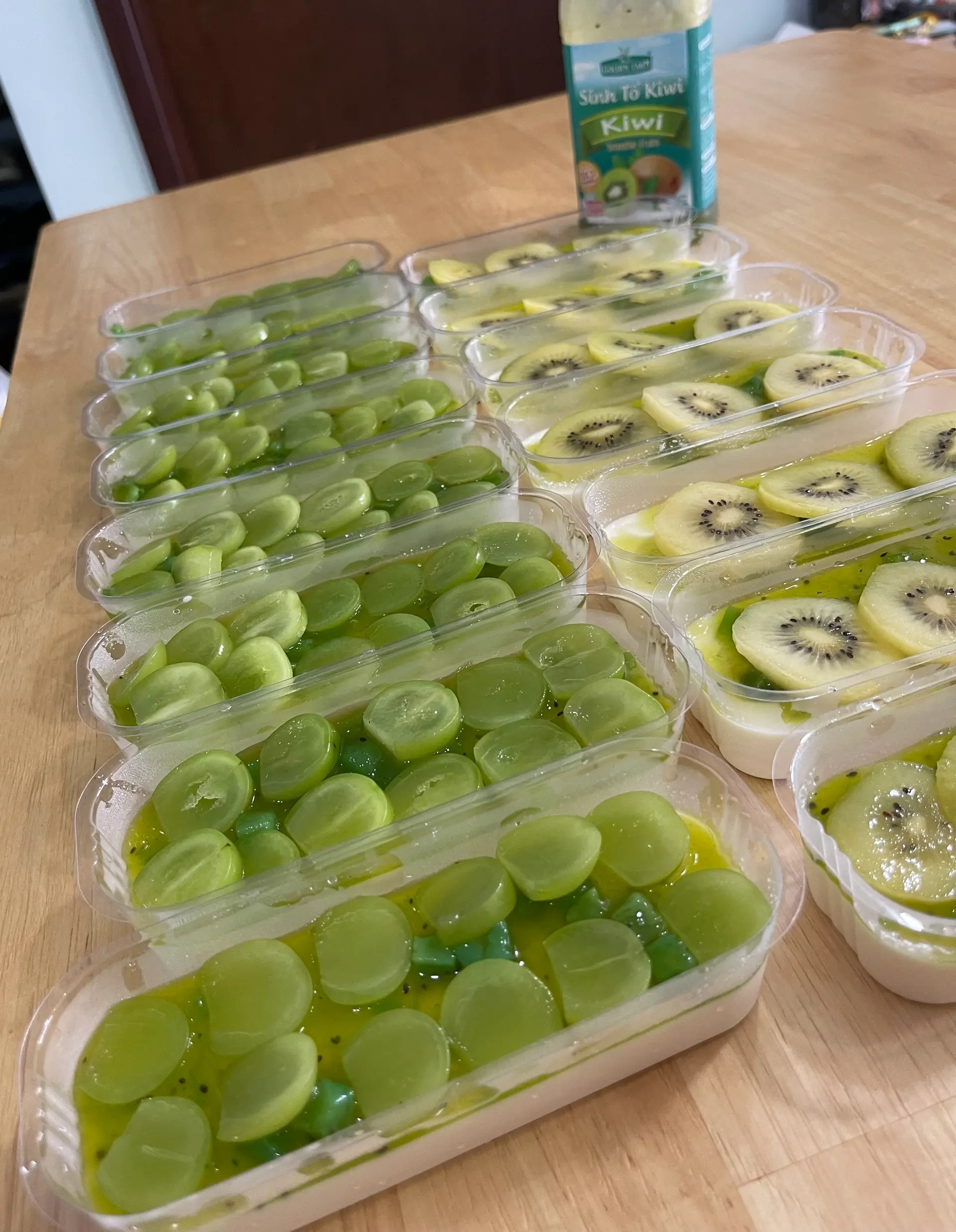 Hình ảnh Panna cotta vị kiwi - nho xanh