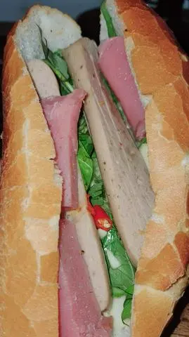 Hình ảnh Bánh mì nem chả heo