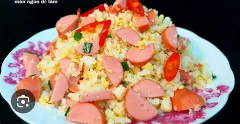 Hình ảnh cơm chiên Dương Châu ốp la 