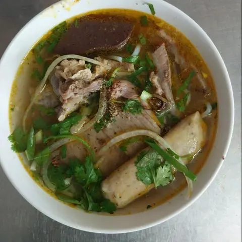Hình ảnh Bún bò tái nạm