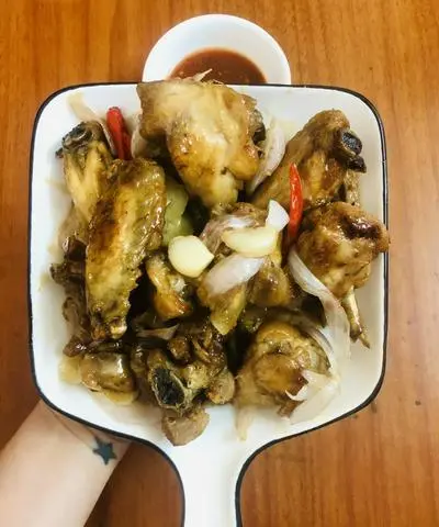 Hình ảnh Đùi,Cánh Gà Chiên Mắm Tỏi ( Ko Cơm )