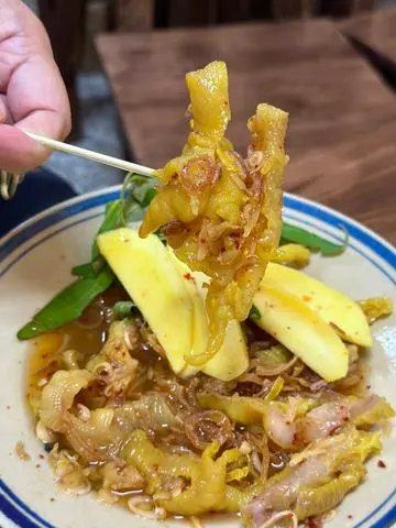 Hình ảnh Chân gà rút xương sốt Thái