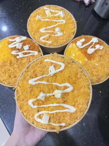 Hình ảnh Bông lan trứng muối đặc biệt