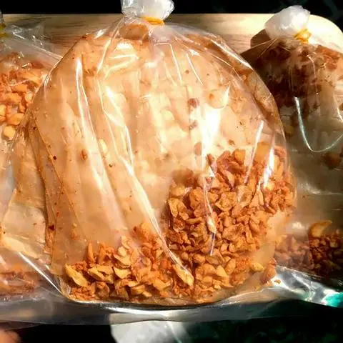 Hình ảnh Bánh tráng tỏi muối nhuyễn
