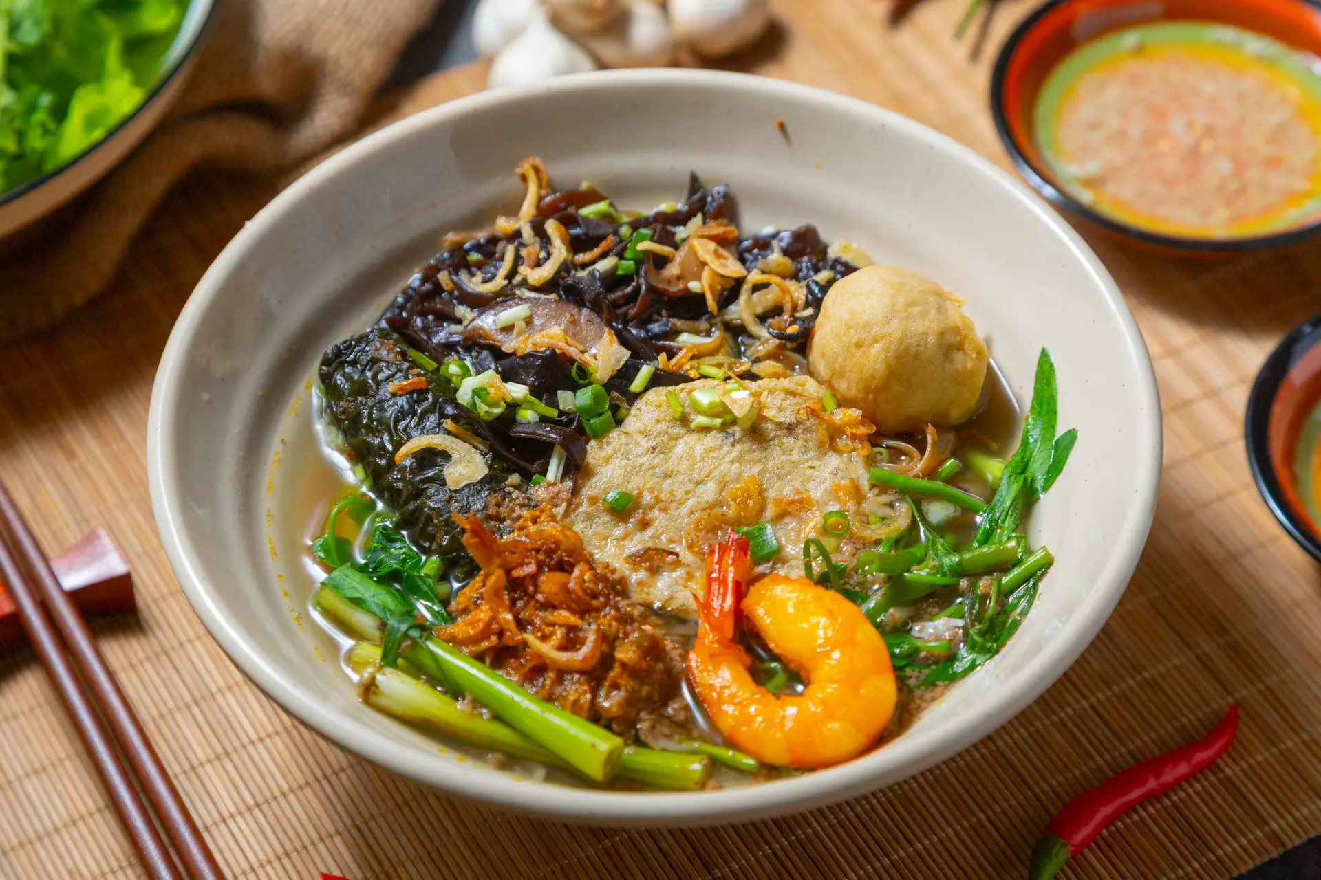 Hình ảnh Bánh đa cua tôm chả