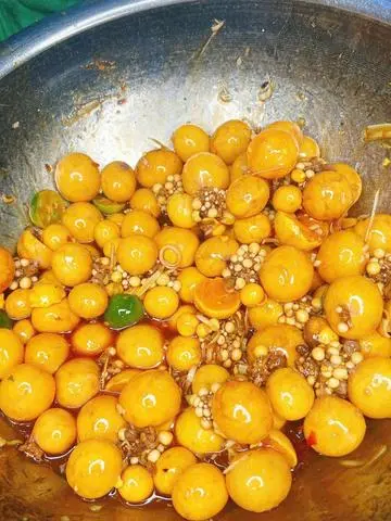 Hình ảnh Trứng Non Sốt Thái Chua Cay Size M