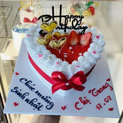 Hình ảnh Bánh kem trái tim 