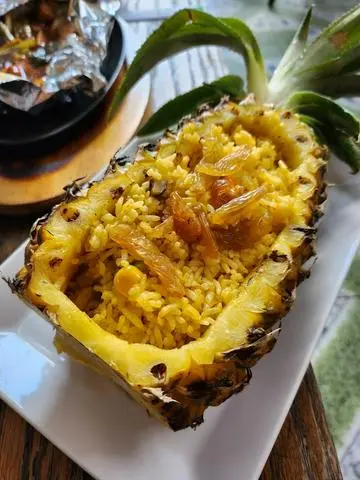 Hình ảnh cơm chiên trái thơm