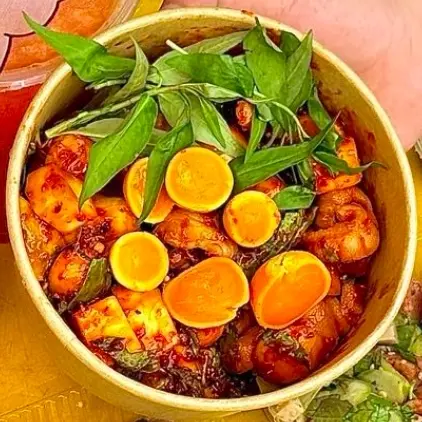Hình ảnh chân gà MIX trứng non sốt thái- tặng kèm lý nước ngọt