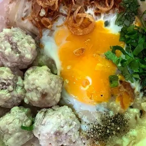 Hình ảnh Cháo sườn thịt viên trứng gà