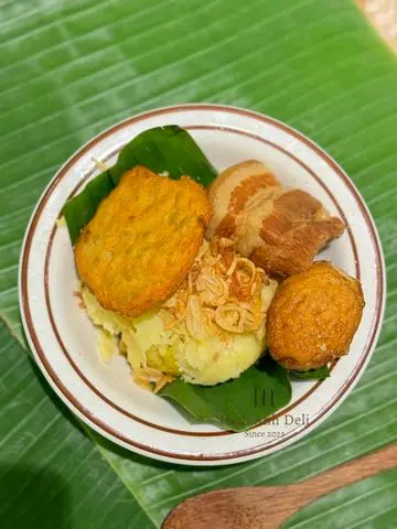 Hình ảnh Xôi Xéo Thịt Kho + Trứng Kho + Chả Cốm HN