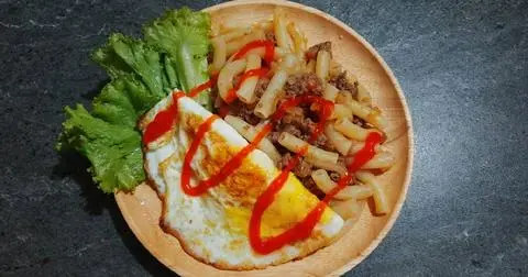 Hình ảnh Nui xào trứng